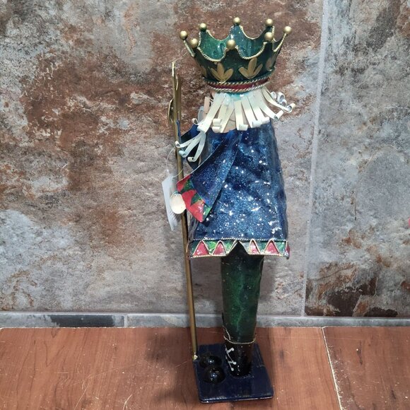 St Nicholas Square Christmas King Metal Nutcracker Figurine - Picture 6 of 10